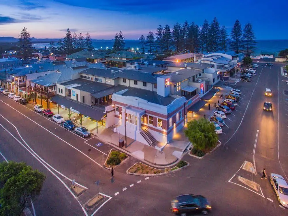 The Surf House Hostel Byron Bay